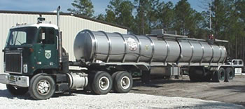 Photo: Water tank truck